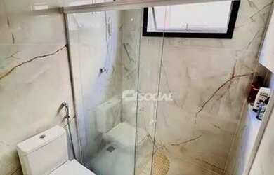 Imagem: A casa em condomínio possui 4 Dormitórios, 5 Banheiros, 4