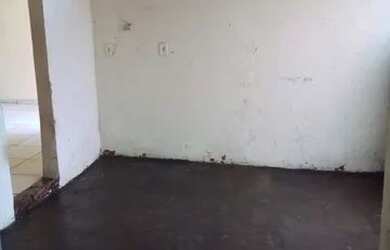 Imagem 4: Salãozinho com cozinha e wc Edicula nos fundos em Ipigua bairro Res Atenas