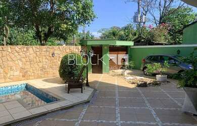 Imagem: A casa em condomínio possui 4 Dormitórios, 5 Banheiros, 4