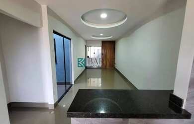 Imagem: A casa possui 3 Dormitórios, 2 Banheiros, 2 Vagas na garagem