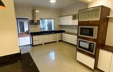 Imagem 3: Casa na Ponte Alta Norte - R. Bela Via - 4 quartos