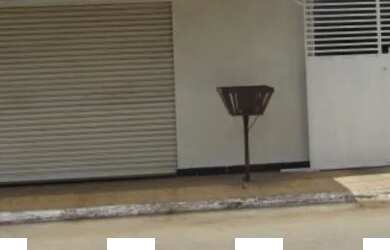 Imagem: A casa possui 3 Dormitórios, 1 Banheiro e está localizado