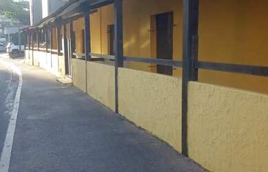 Imagem: O depósito possui 5 Vagas na garagem e 1200m² de Área e está