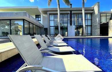 Imagem: A casa em condomínio possui 5 Dormitórios, 5 Banheiros, 5