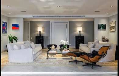 Imagem: O apartamento possui 4 Dormitórios, 5 Banheiros, 5 Vagas na