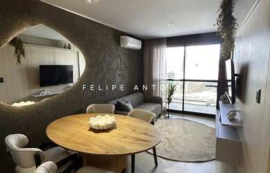 Imagem: O apartamento possui 2 Dormitórios, 1 Banheiro, 1 Vaga na garagem