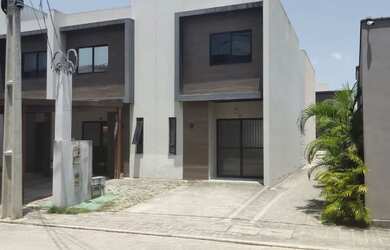 Imagem: A casa em condomínio possui 2 Dormitórios, 3 Banheiros, 1