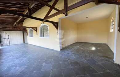 Imagem 5: Casa à venda em Campolide com 3 dormitórios sendo 1 suíte