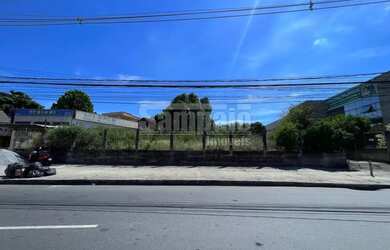 Imagem: O terreno possui 4.255m² de Área e está localizado em Campo