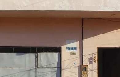 Imagem: A casa possui 2 Dormitórios, 1 Banheiro e está localizado