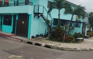 Imagem: A casa possui 2 Dormitórios, 1 Banheiro, 1 Vaga na garagem