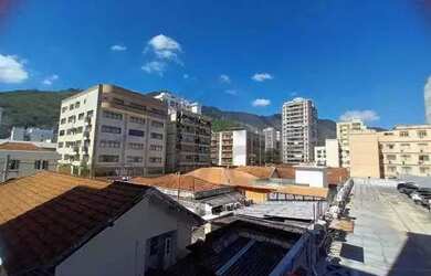 Imagem: O depósito possui 1 Vaga na garagem e 30m² de Área e está