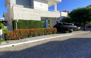 Imagem: A casa em condomínio possui 4 Dormitórios, 4 Banheiros, 4