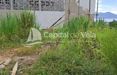 Imagem: O terreno à venda possui 300m² de Área e está localizado