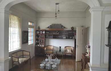 Imagem: A casa para alugar possui 4 Dormitórios, 2 Banheiros, 4 Vagas