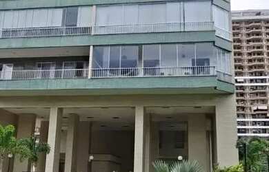 Imagem: O apartamento possui 3 Dormitórios, 1 Banheiro, 1 Vaga na garagem