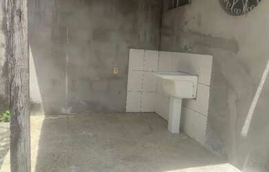 Imagem 7: Casa no Porto do Rosa, comunidade da cerâmica, São Gonçalo. 33 mil