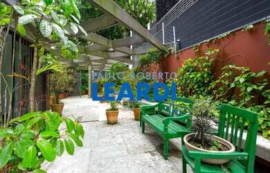 Imagem: O depósito à venda possui 1 Vaga na garagem e 206m² de Área