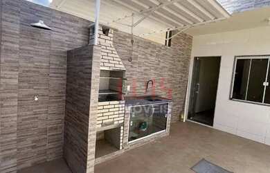 Imagem: A casa possui 2 Dormitórios, 1 Banheiro, 1 Vaga na garagem