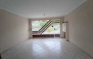 Imagem: A casa possui 2 Dormitórios, 1 Banheiro, 1 Vaga na garagem