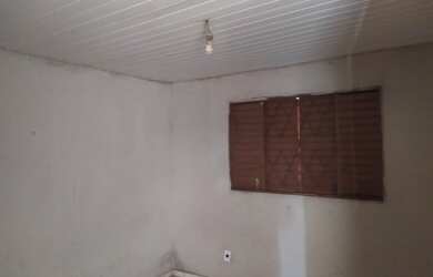 Imagem: A casa possui 2 Dormitórios, 1 Banheiro, 60m² de Área e