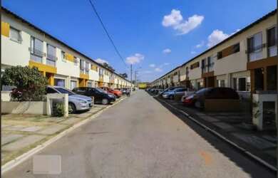 Imagem: A casa em condomínio possui 2 Dormitórios, 3 Banheiros, 1