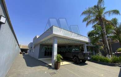 Imagem: A casa em condomínio possui 5 Dormitórios, 5 Banheiros, 5