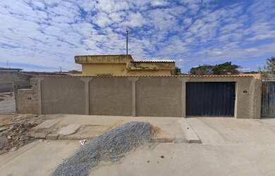 Imagem: A casa possui 2 Dormitórios, 1 Banheiro, 1 Vaga na garagem