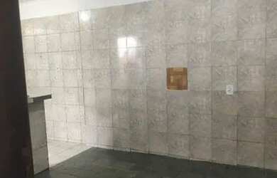 Imagem: A casa possui 1 Dormitório, 1 Banheiro e está localizado