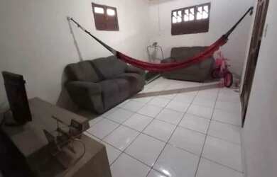 Imagem: A casa possui 2 Dormitórios, 1 Banheiro, 1 Vaga na garagem