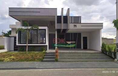 Imagem: A casa em condomínio possui 3 Dormitórios, 2 Banheiros, 4