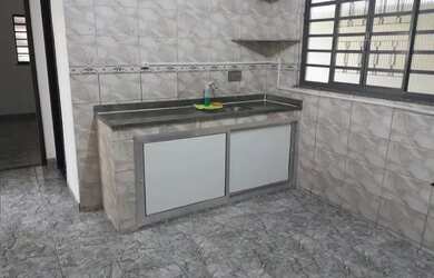 Imagem: A casa possui 2 Dormitórios, 1 Banheiro, Imóvel novo e está