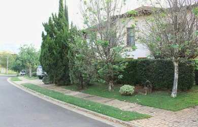 Imagem: A casa possui 5 Dormitórios, 5 Banheiros, 5 Vagas na garagem