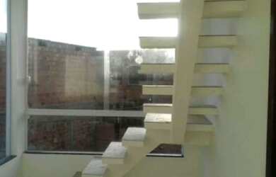 Imagem: A casa possui 3 Dormitórios, 2 Banheiros, 115m² de Área e