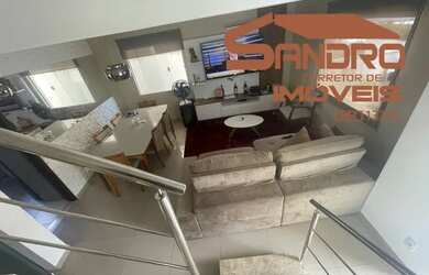 Imagem: A casa possui 3 Dormitórios, 1 Banheiro, 2 Vagas na garagem