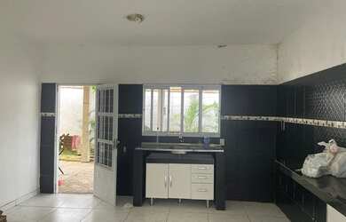 Imagem: A casa possui 5 Dormitórios, 3 Banheiros e 140m² de Área