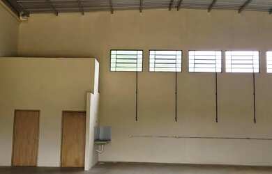 Imagem: O depósito possui 5 Vagas na garagem, 211m² de Área, Imóvel