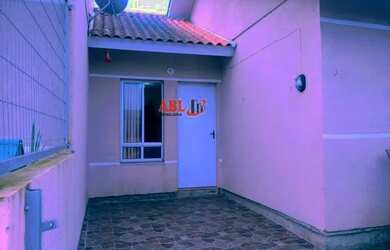 Imagem: A casa possui 2 Dormitórios, 1 Banheiro, 1 Vaga na garagem