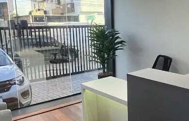 Imagem: O depósito possui 4 Vagas na garagem e está localizado em