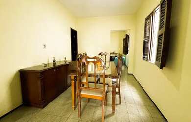 Imagem 6: Casa Duplex à venda com 308 m² sendo 8 quartos em Manuel Sátiro - Fortaleza...