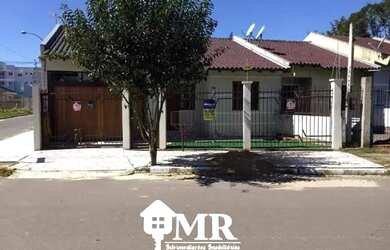 Imagem: A casa possui 2 Dormitórios, 1 Banheiro, 1 Vaga na garagem