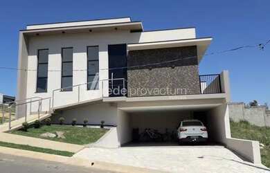 Imagem: A casa em condomínio possui 3 Dormitórios, 3 Banheiros, 4