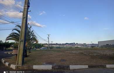 Imagem: O terreno possui 720m² de Área e está localizado em Ponto