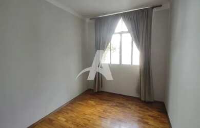 Imagem: A casa possui 3 Dormitórios, 2 Banheiros, 1 Vaga na garagem