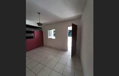 Imagem: A casa possui 2 Dormitórios e está localizado em Ribeira