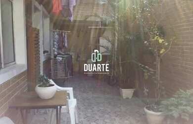 Imagem: A casa possui 3 Dormitórios, 4 Banheiros, 2 Vagas na garagem