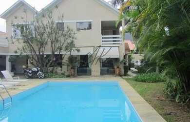 Imagem 1: Casa no Jardim Europa. Piscina, Guarda roupa, Lareirae4 Vagas na garagem