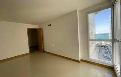 Imagem: O apartamento possui 5 Dormitórios, 2 Banheiros, 3 Vagas na