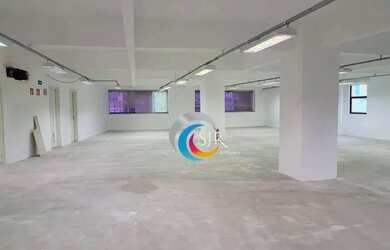 Imagem: O depósito possui 5 Vagas na garagem, 441m² de Área e Imóvel