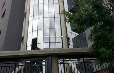 Imagem: O depósito possui 5 Vagas na garagem e 4498m² de Área e está